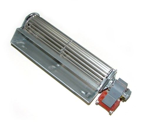 Tangenciálny ventilátor 230 V pre akumulačné kachle EMKO CZ a Rukona – motor na pravej strane, turbína 240 × 60 mm, 28 W